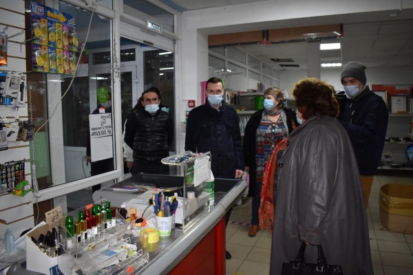 В Ишимбае закрыли торговый центр из-за нарушения Указа Главы Башкирии по COVID-19 В Ишимбае закрыли торговый центр из-за нарушения Указа Главы Башкирии по COVID-19