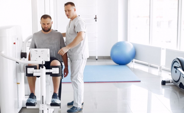 
                    Для больниц Башкирии закупят реабилитационное оборудование на ₽290 млн

                