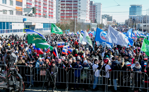 
                    Митинг-концерт «Своих не бросаем!» в Уфе — фоторепортаж
                    
                
