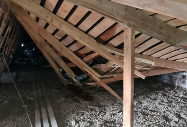 В Уфе из-за снега провалилась крыша жилого дома 