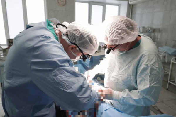 В Уфе врачи провели сложную операцию на сердце​ и сонной артерии 
 