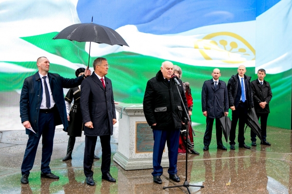 
                    В Уфе заложили камень в основу копии сухумской колоннады на набережной

                