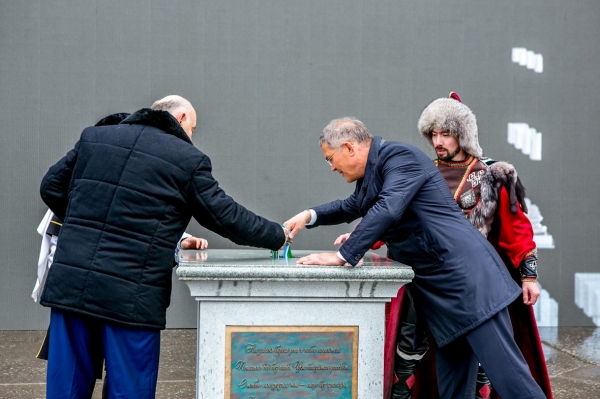 
                    В Уфе заложили камень в основу копии сухумской колоннады на набережной

                